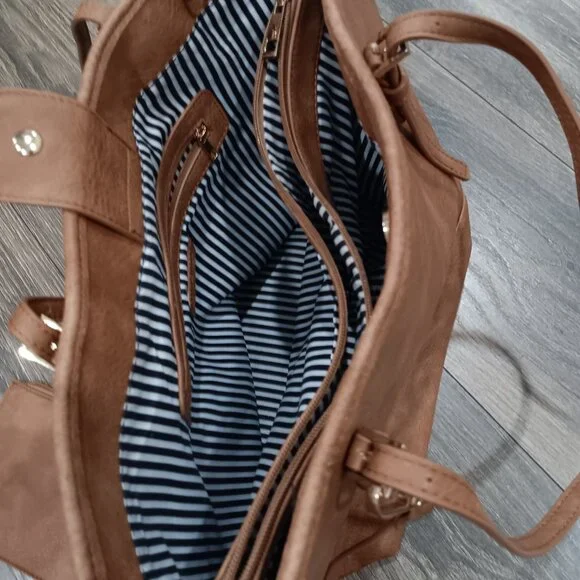 Womans Urban Expressions purse with matching handbag - Picture 11 of 12